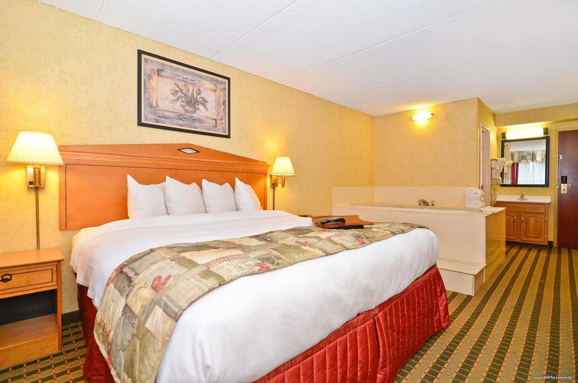 Western Marketplace Hotel Rochester